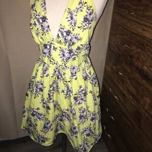 Forever 21‎ floral dress